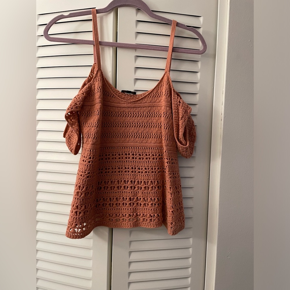 Off should knit shirt